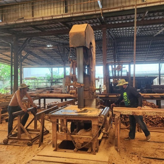โรงเลื่อยไม้แปรรูป
